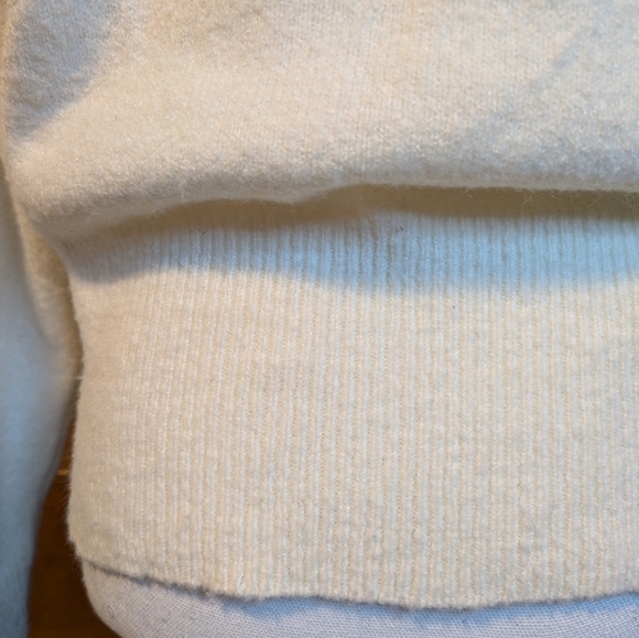 Christmas Dingle Ball White Crop Sweater SZ Large - Picture 10 of 15